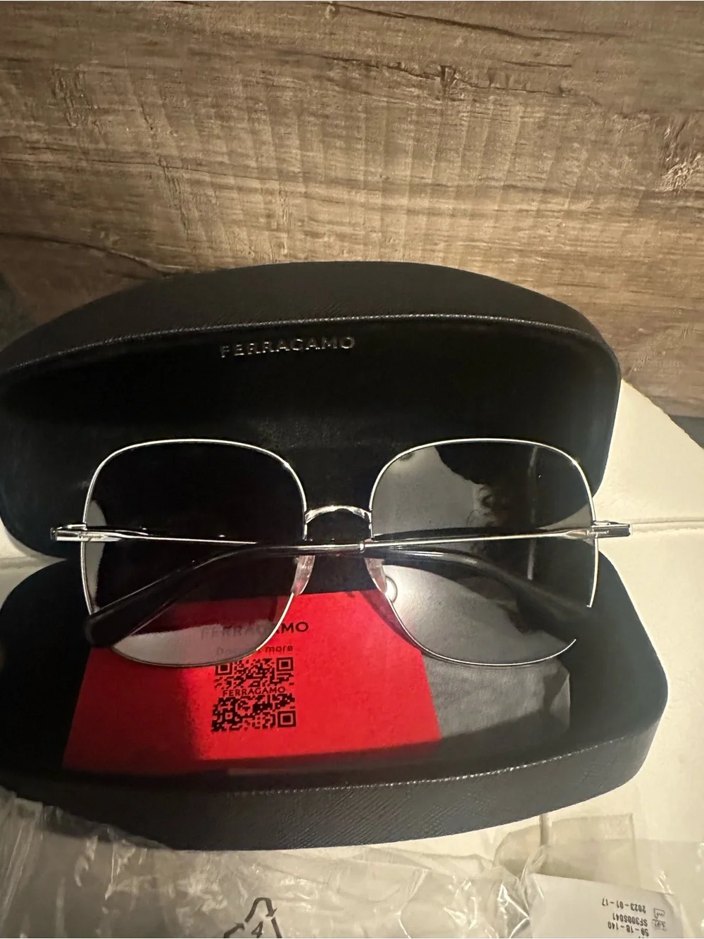 Salvatore Ferragamo Aviator Sunglasses New in Case Polished silver frame/blk len